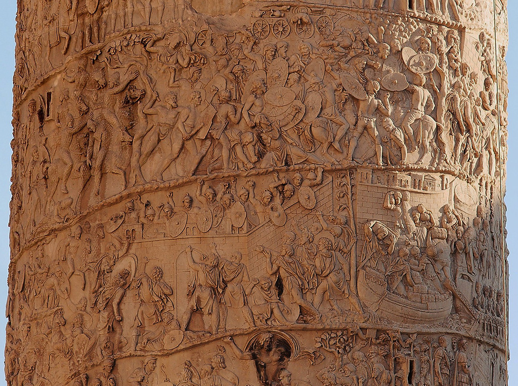 Detalle del relieve narrativo que recorre la Columna de Trajano, conmemorativa de la expedición del emperador contra los dacios. 
