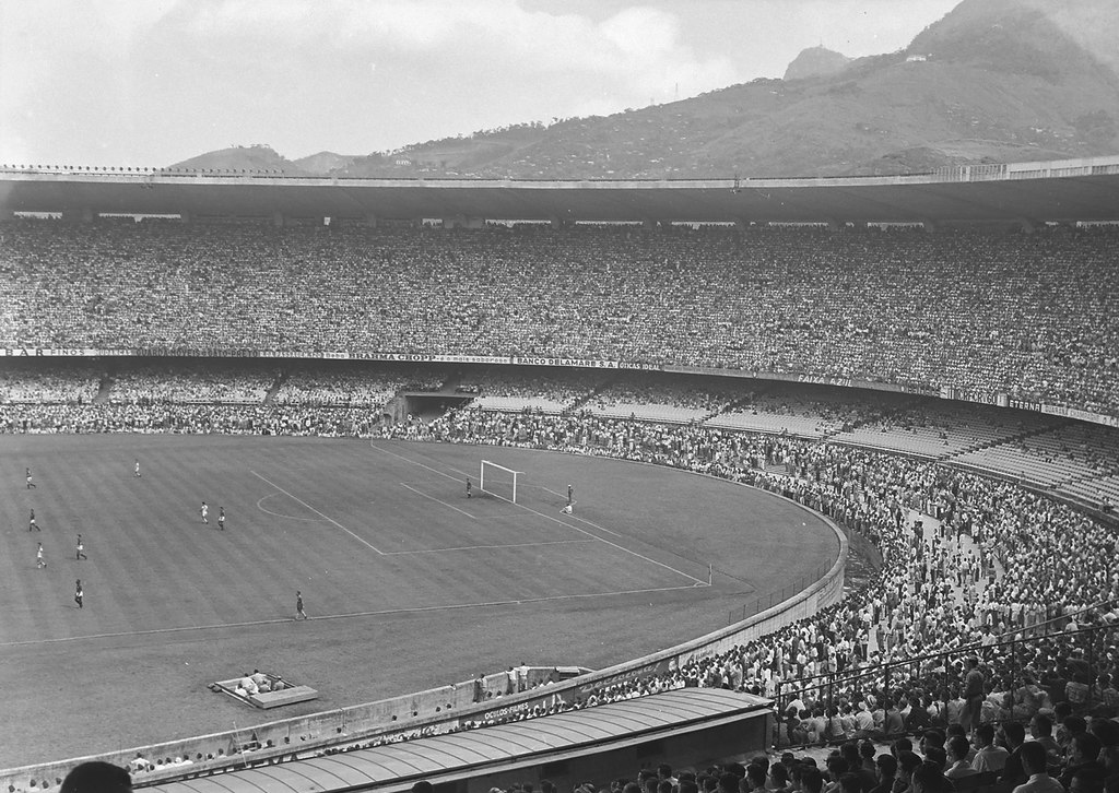 Partido inaugural en el Estadio Maracaná, durante el Mundial de Fútbol de 1950, realizado en Brasil.