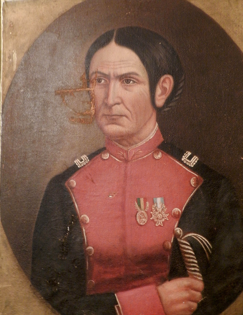 Retrato anónimo de Juana Azurduy con su uniforme de teniente coronel. Salón de Espejos de la Alcaldía de Padilla, Chuquisaca, Bolivia.