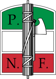 Símbolo del Partido Nacional Fascista de Italia, fundado por Benito Mussolini en 1921. Estaba inspirado en los fasces romanos, que eran transportados por los lictores como signo de autoridad de los magistrados republicanos.