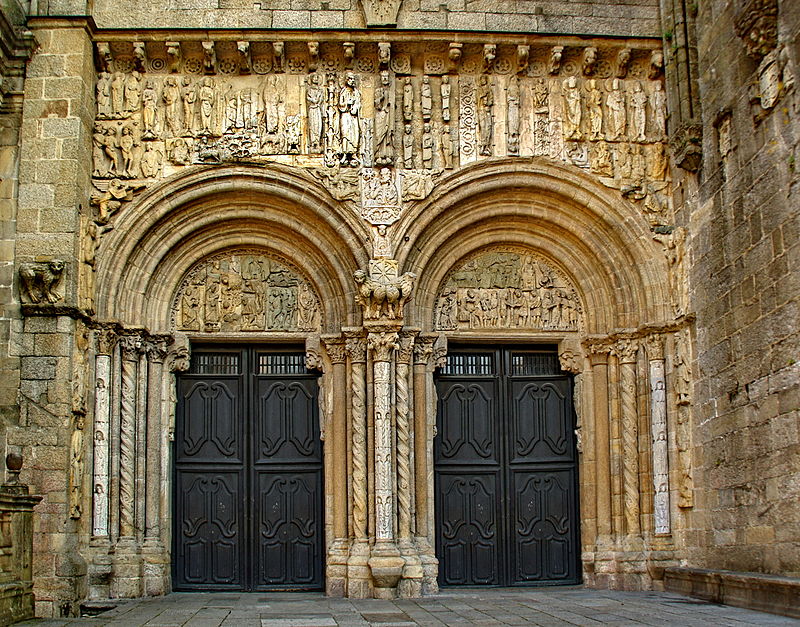 La fachada sur de la catedral de Santiago de Compostela, en España, conocida como Fachada de las Platerías.