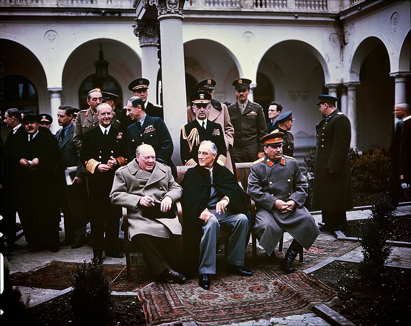 Churchill, Roosevelt y Stalin en la Conferencia de Yalta que se desarrolló entre el 4 y el 11 de febrero de 1945, en la región de Crimea, Unión Soviética.