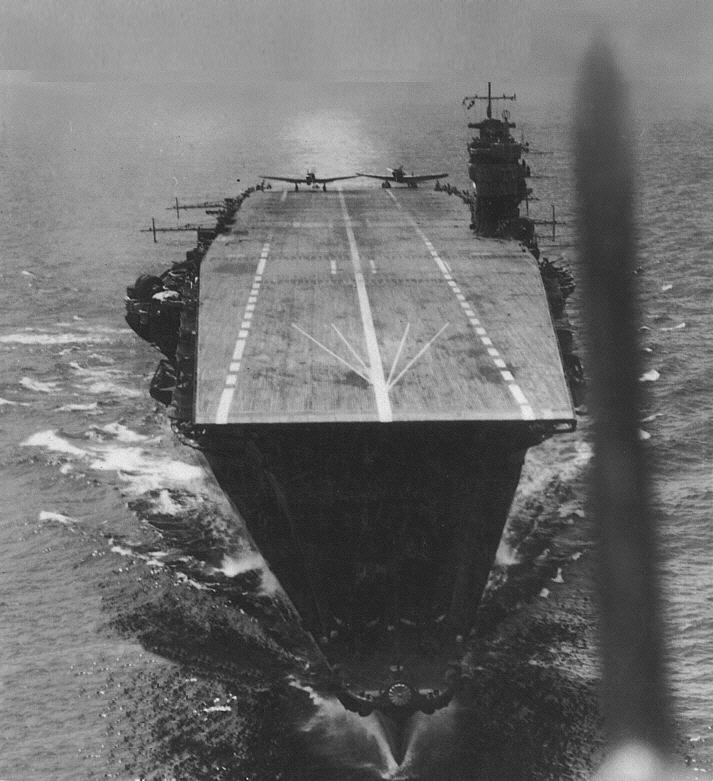 El portaaviones japonés Akagi, hundido durante la batalla de Midway.