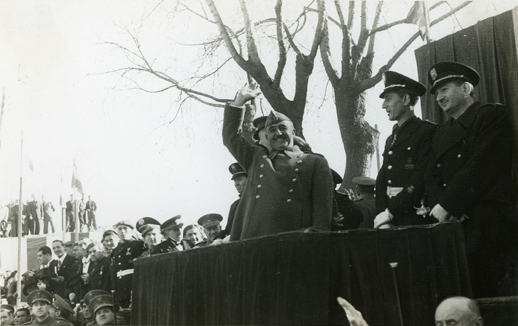 Visita de Franco a la ciudad de Barcelona, en 1942.