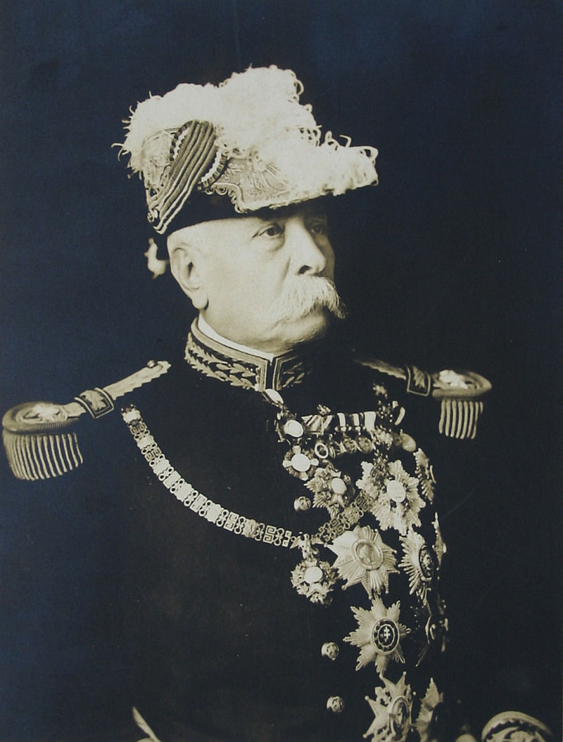 Porfirio Díaz con uniforme de gala. Fotografía anónima de principios del siglo XX.