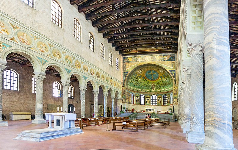 Mosaicos del ábside de la basílica de San Apolinario en Classe, Ravena.