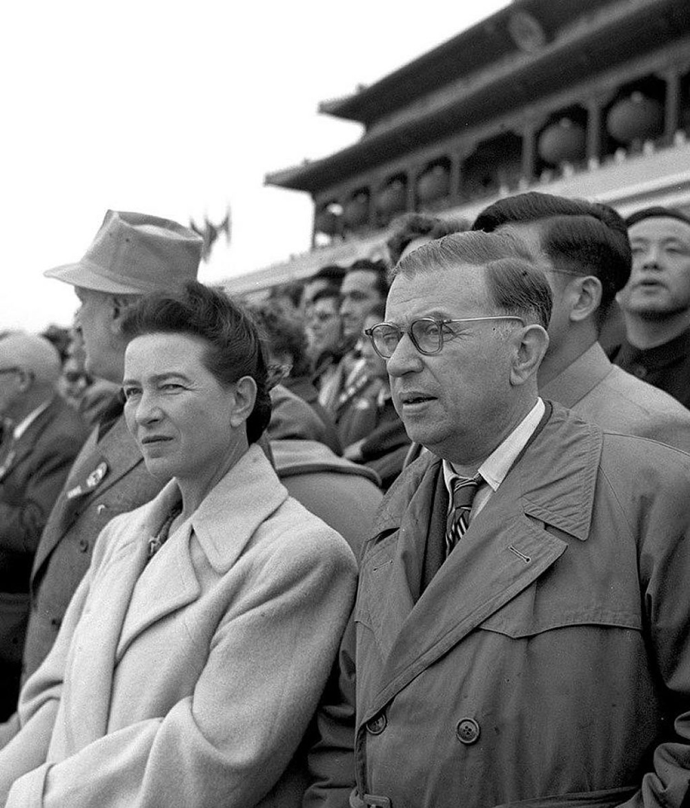 Jean-Paul Sartre y Simone de Beauvoir en Beijing en 1955. Ambos filósofos fueron participantes activos del Partido comunista francés.